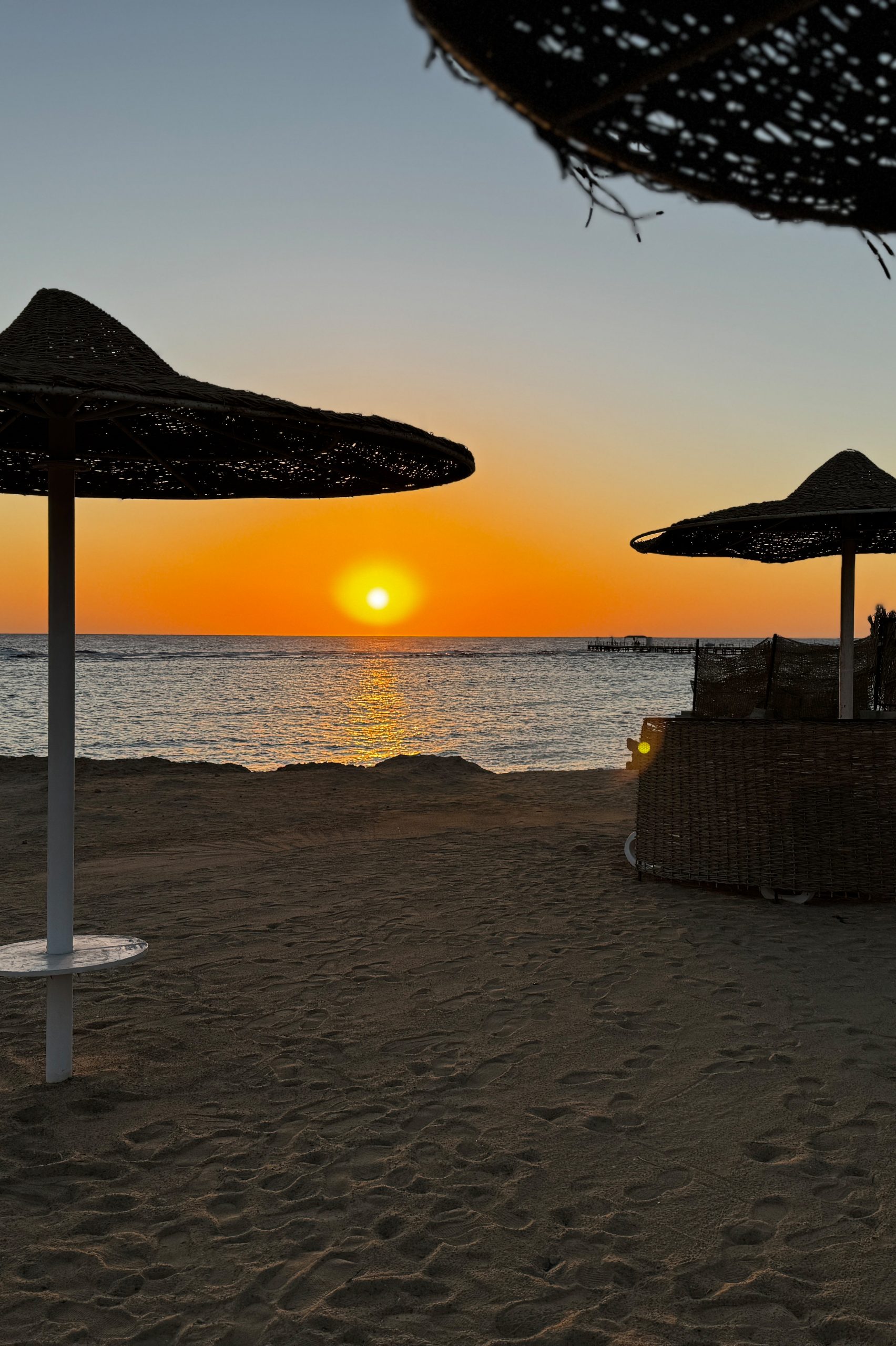 Sonnenuntergang am Strand von Ägypten